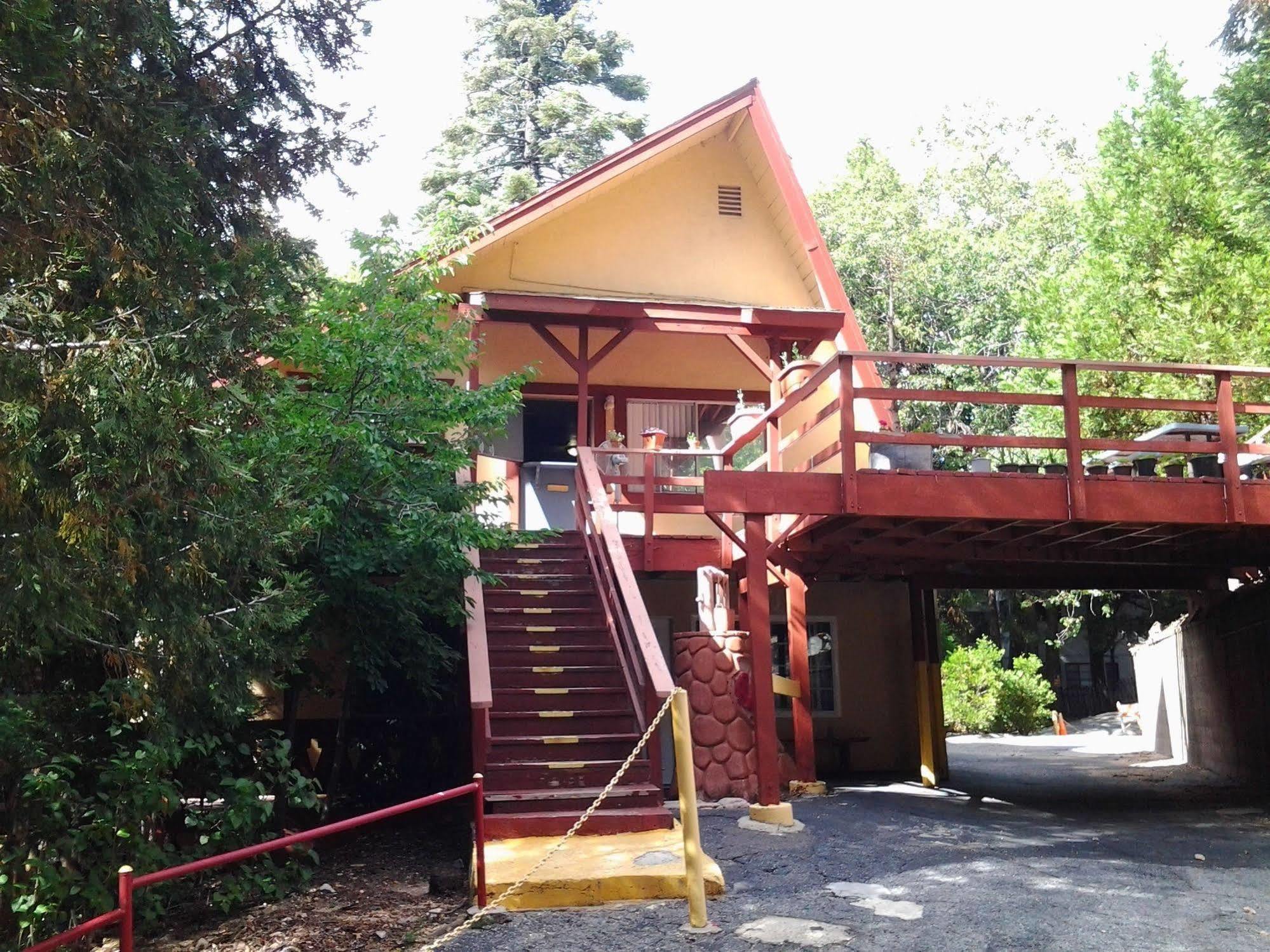 Arrowhead Mountain Inn 레이크애로우헤드 외부 사진